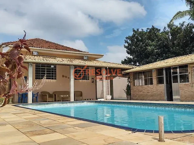 Casa com 1108m² 5 quartos e 6 banheiros, à venda, no bairro Centro em Guararema