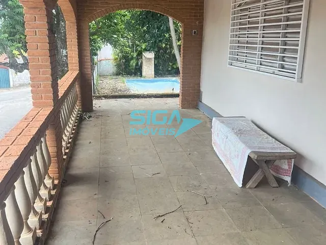 Casa 2 quartos e 1 banheiro, à venda ou para alugar, no bairro Presidente Juscelino em Pouso Alegre