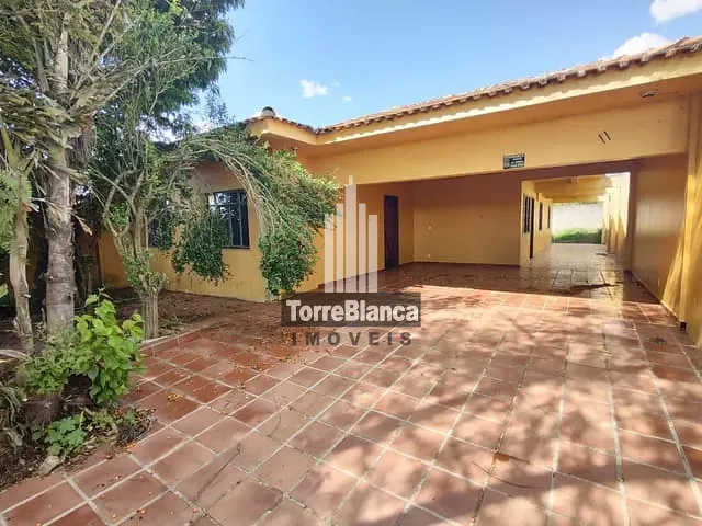 Casa com 360m² 4 quartos e 2 banheiros, à venda, no bairro Uvaranas em Ponta Grossa