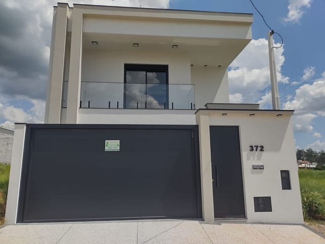 Casa com 206m² 3 quartos e 4 banheiros, à venda, no bairro Pousada do Sol em São João da Boa Vista