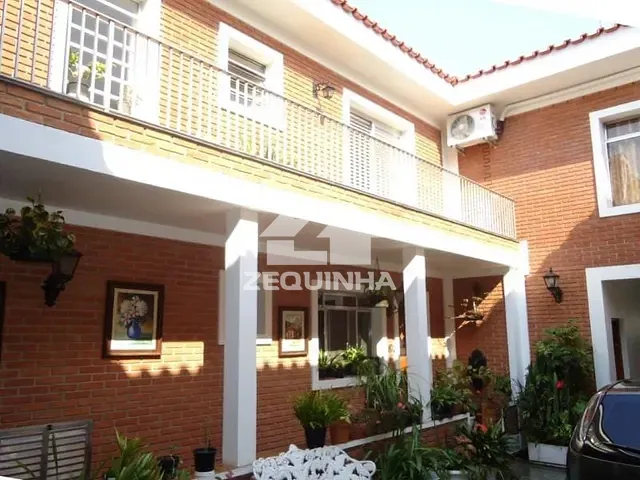 Casa com 280m² 4 quartos e 6 banheiros, à venda, no bairro Vila Yara em Osasco
