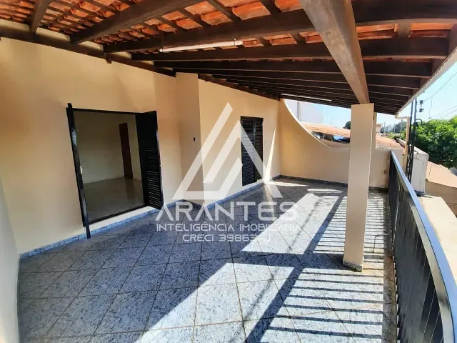 Casa 4 quartos e 2 banheiros, à venda, no bairro Industrial em Barretos