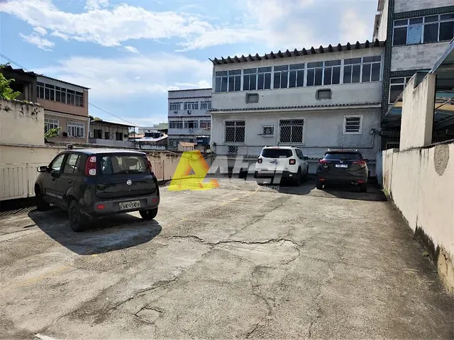 Prédio com 300m², para alugar, no bairro Cascadura em Rio de Janeiro