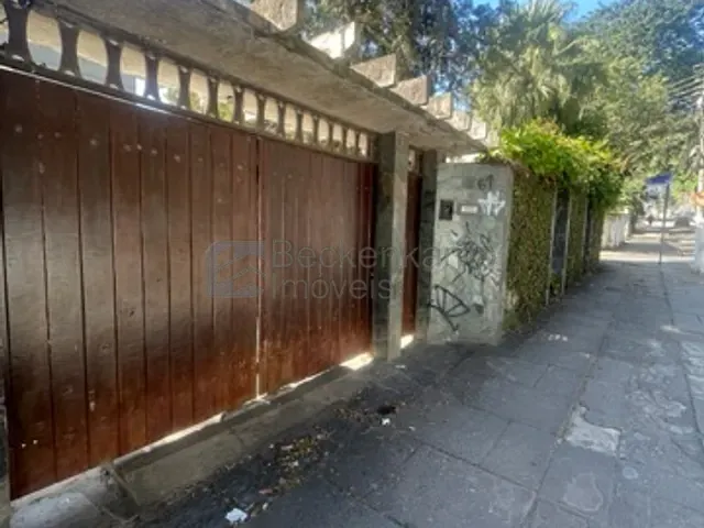 Casa com 571m² 3 quartos e 3 banheiros, à venda, no bairro Vila Santa Cecília em Volta Redonda