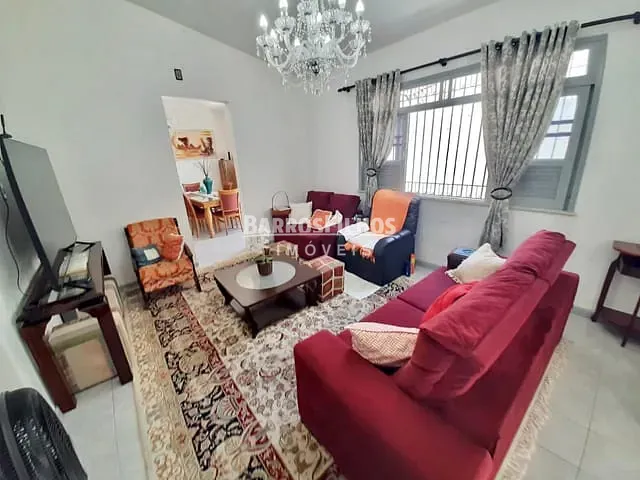 Casa com 300m² 5 quartos e 4 banheiros, à venda, no bairro Suíssa em Aracaju