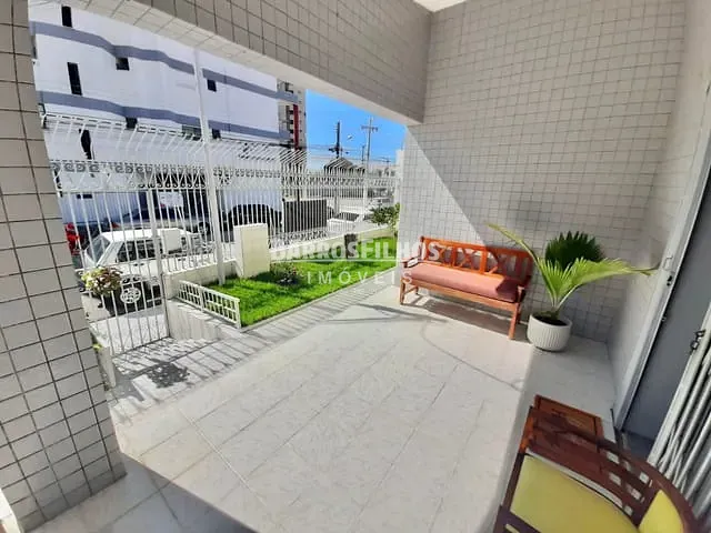 Casa com 300m² 5 quartos e 4 banheiros, à venda, no bairro Suíssa em Aracaju