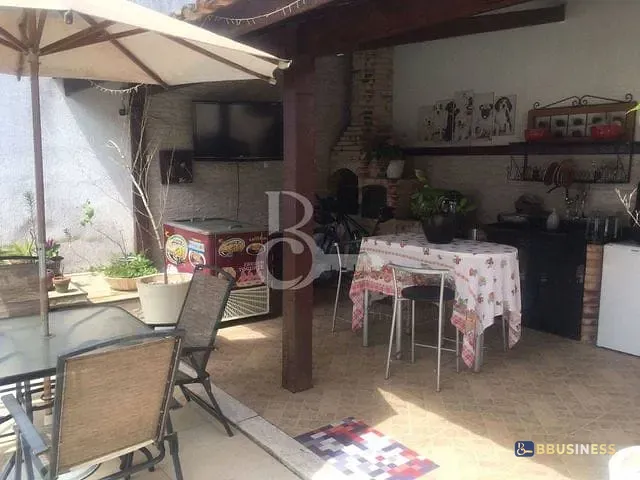 Casa com 120m² 2 quartos e 2 banheiros, à venda, no bairro Parque Jóquei Club em Campos dos Goytacazes