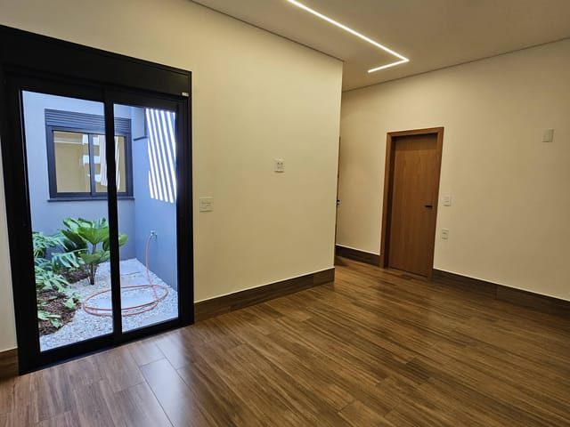 Casa com 250m² 3 quartos e 2 banheiros, à venda, no bairro Residencial Tellini em Franca