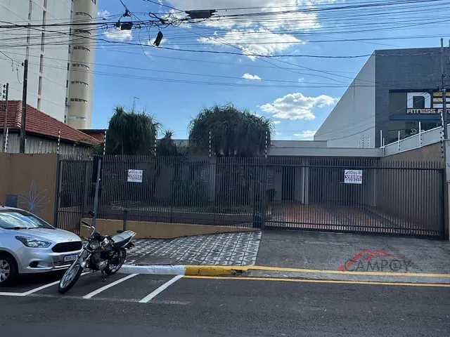 Casa com 675m², à venda, no bairro Centro em Apucarana