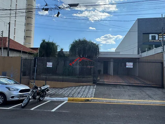 Casa com 675m², à venda, no bairro Centro em Apucarana