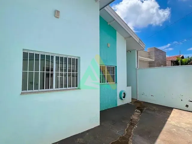 Casa com 160m² 2 quartos e 2 banheiros, à venda, no bairro Jardim Araucária em Mogi Guaçu