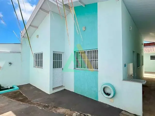 Casa com 160m² 2 quartos e 2 banheiros, à venda, no bairro Jardim Araucária em Mogi Guaçu