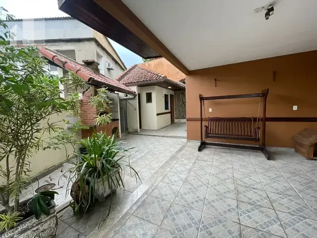 Casa com 200m² 3 quartos e 4 banheiros, para alugar, no bairro Parque Horizonte em Nova Iguaçu