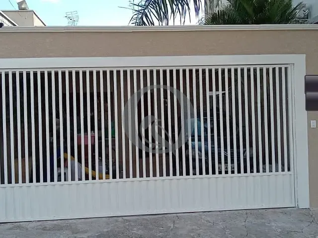 Casa com 175m² 2 quartos e 2 banheiros, à venda, no bairro Parque Casa Branca em Atibaia