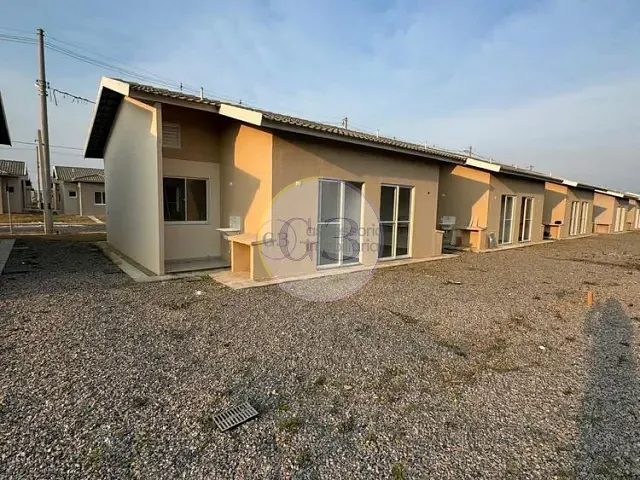 Casa 2 quartos e 1 banheiro, à venda, no bairro Fragata em Pelotas