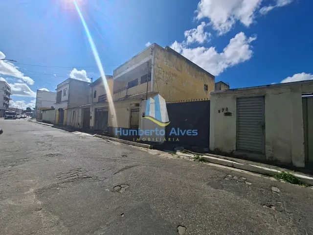 Casa 2 quartos e 1 banheiro, para alugar, no bairro Sumaré em Vitória da Conquista