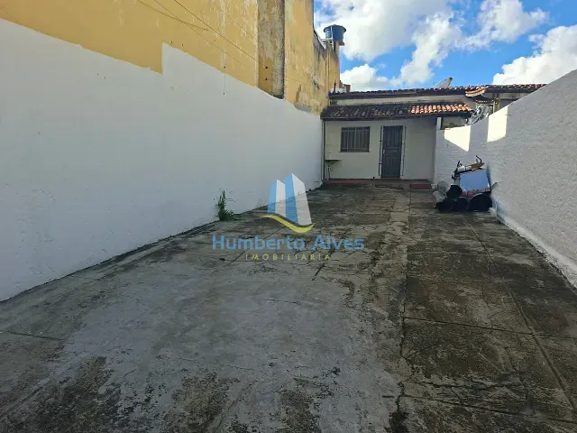 Casa 2 quartos e 1 banheiro, para alugar, no bairro Sumaré em Vitória da Conquista