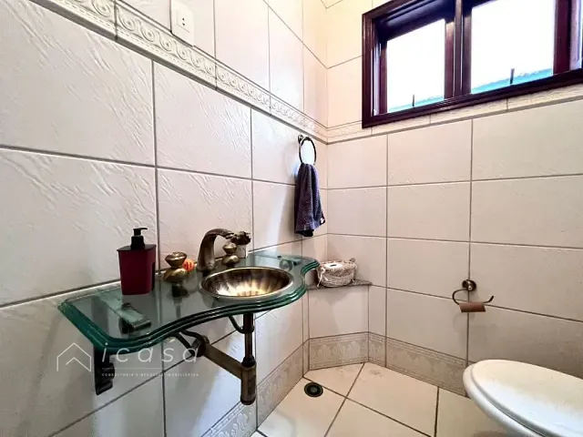Casa com 350m² 3 quartos e 2 banheiros, à venda ou para alugar, no bairro Jardim Maria Cândida em Caçapava