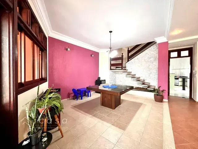 Casa com 350m² 3 quartos e 2 banheiros, à venda ou para alugar, no bairro Jardim Maria Cândida em Caçapava