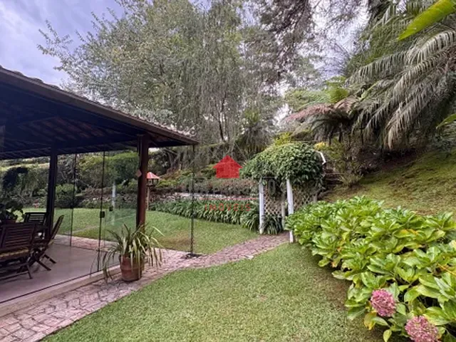 Casa 5 quartos e 4 banheiros, à venda, no bairro Mury em Nova Friburgo
