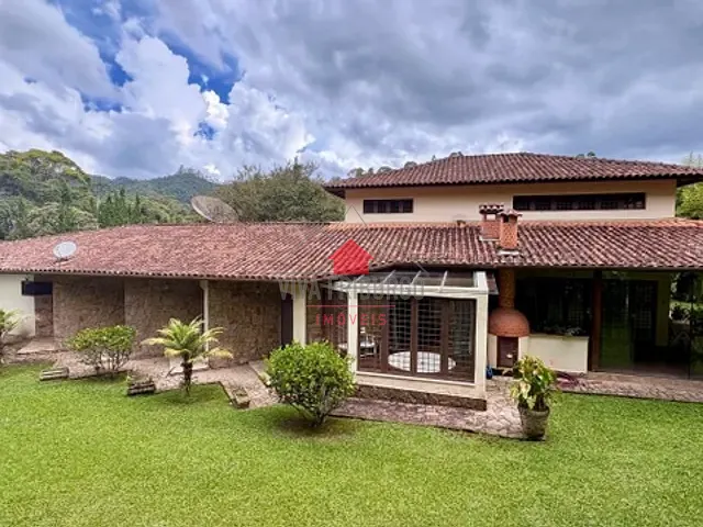 Casa 5 quartos e 4 banheiros, à venda, no bairro Mury em Nova Friburgo