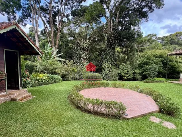 Casa 5 quartos e 4 banheiros, à venda, no bairro Mury em Nova Friburgo