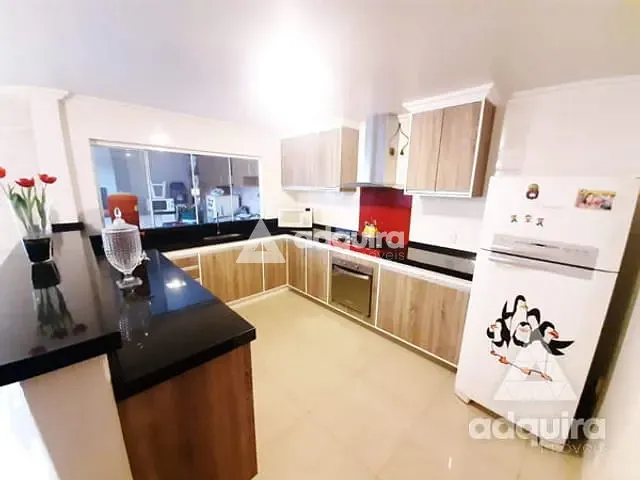 Casa 2 quartos e 2 banheiros, à venda, no bairro Oficinas em Ponta Grossa