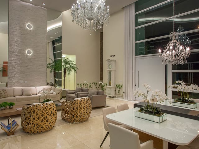 Casa com 1500m² 4 quartos e 7 banheiros, à venda, no bairro Rainha em Louveira