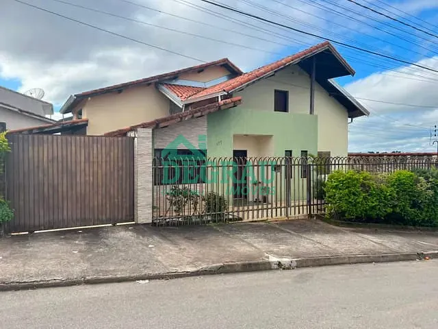 Casa 4 quartos e 4 banheiros, à venda, no bairro Jardim Brasil em Itapeva