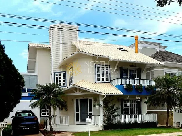 Casa com 300m² 4 quartos e 4 banheiros, à venda ou para alugar, no bairro Jurerê Internacional em Florianópolis
