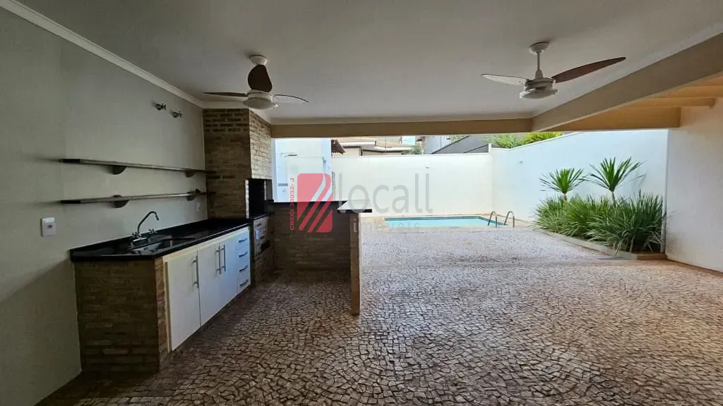 Casa com 3 quartos à venda e aluguel, 228m² — foto 2 de 32