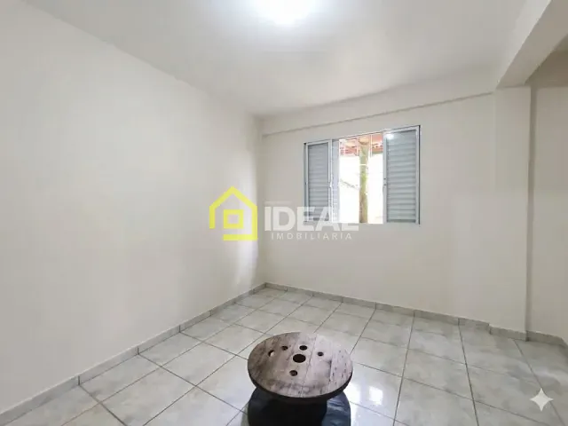 Casa 3 quartos e 2 banheiros, para alugar, no bairro Estados em Concórdia