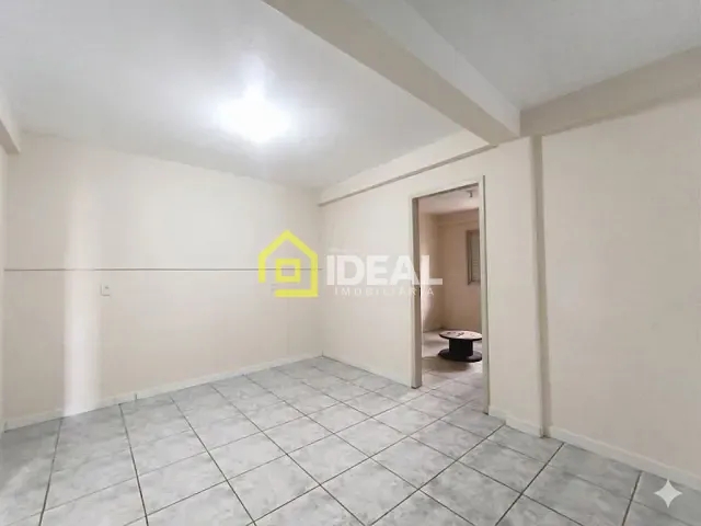 Casa 3 quartos e 2 banheiros, para alugar, no bairro Estados em Concórdia