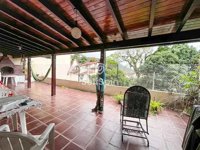 Casa com 256m² 3 quartos e 2 banheiros, para alugar, no bairro Maravista em Niterói