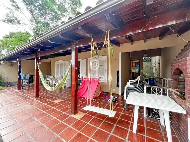 Casa com 256m² 3 quartos e 2 banheiros, para alugar, no bairro Maravista em Niterói