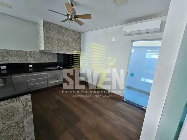 Casa com 515m² 4 quartos e 5 banheiros, à venda ou para alugar, no bairro Vila Serrão em Bauru