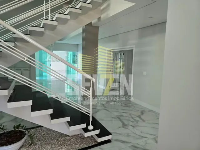 Casa com 515m² 4 quartos e 5 banheiros, à venda ou para alugar, no bairro Vila Serrão em Bauru