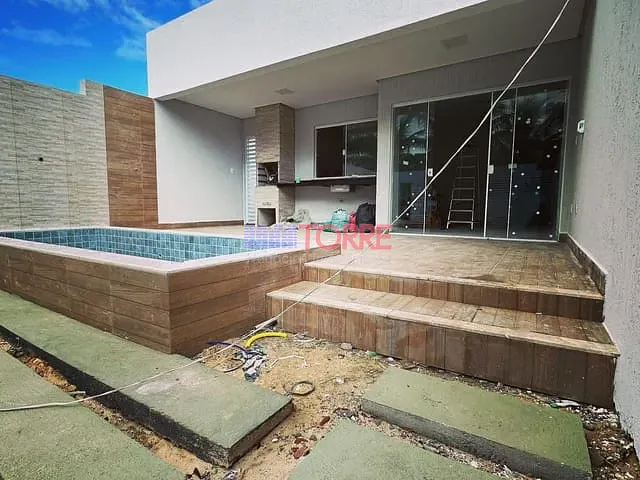 Casa com 170m² 3 quartos e 3 banheiros, à venda, no bairro Olivença em Ilhéus