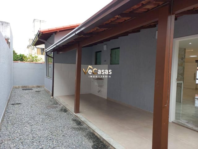 Casa com 200m² 3 quartos e 2 banheiros, à venda, no bairro Jardim Campomar em Rio das Ostras