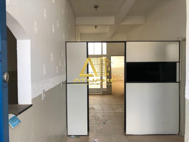 Casa com 381m², à venda ou para alugar, no bairro FRANCISCA AUGUSTA RIOS em Pouso Alegre