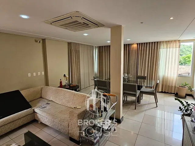 Casa 4 quartos e 8 banheiros, à venda, no bairro Fradinhos em Vitória