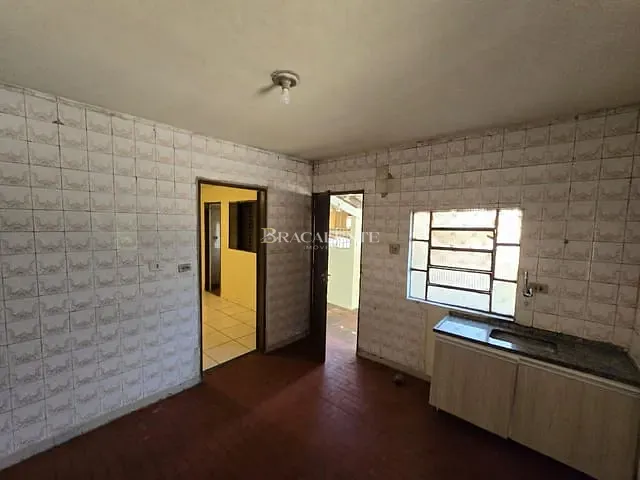 Casa 1 quarto e 1 banheiro, para alugar, no bairro Vila Santana em Valinhos