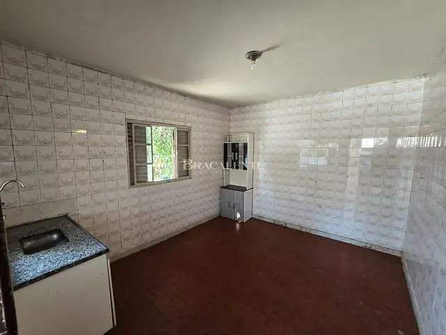 Casa 1 quarto e 1 banheiro, para alugar, no bairro Vila Santana em Valinhos