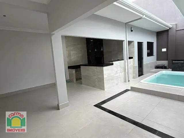 Casa com 300m² 3 quartos e 4 banheiros, à venda, no bairro Residencial Portal Do Cerrado em Anápolis