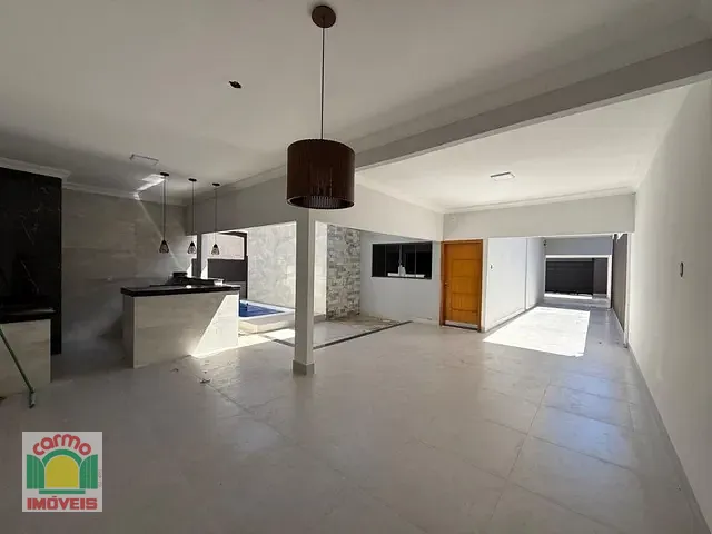 Casa com 300m² 3 quartos e 4 banheiros, à venda, no bairro Residencial Portal Do Cerrado em Anápolis