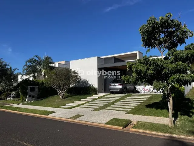 Casa 3 quartos e 5 banheiros, à venda, no bairro Alvorada em Araçatuba