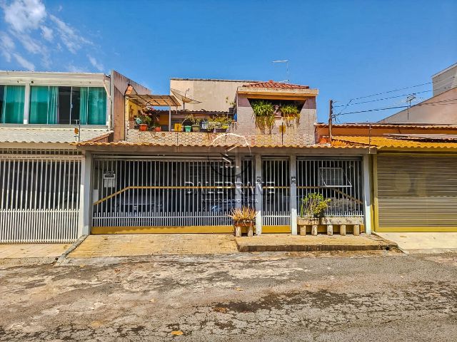 Casa com 248m² 5 quartos e 3 banheiros, à venda, no bairro Guará II em Brasília