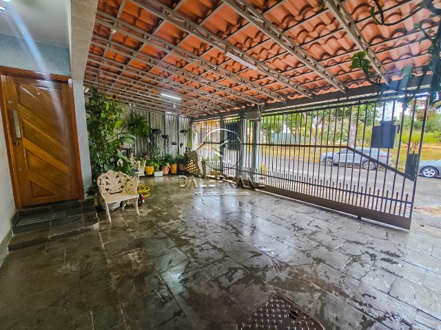Casa com 248m² 5 quartos e 3 banheiros, à venda, no bairro Guará II em Brasília