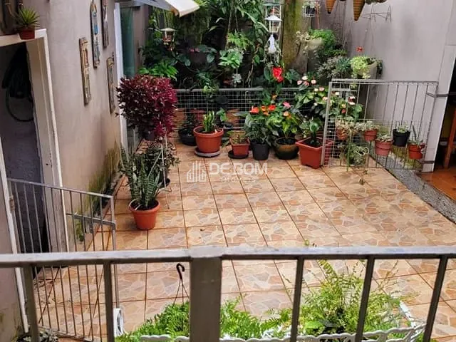 Casa com 135m² 3 quartos e 2 banheiros, à venda, no bairro Vila Nova em Poços de Caldas