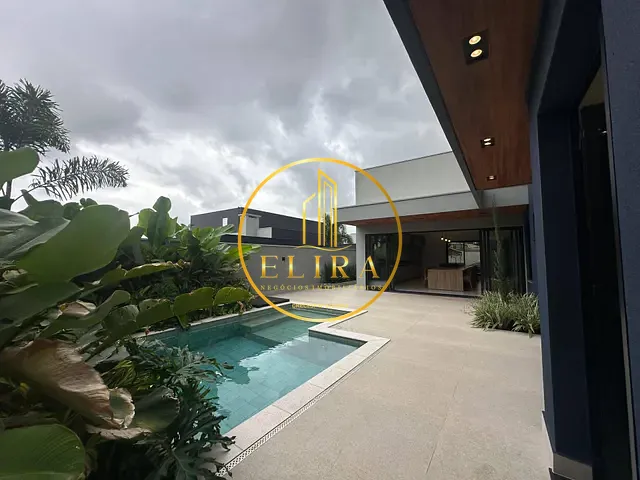 Casa 3 quartos e 5 banheiros, à venda, no bairro Condomínio Villagio em Americana